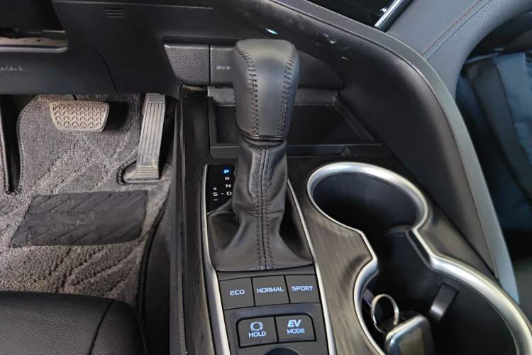 Used Toyota Camry 2021 Dual-Motor 2.5 HGVP Leading Edition Gear Lever