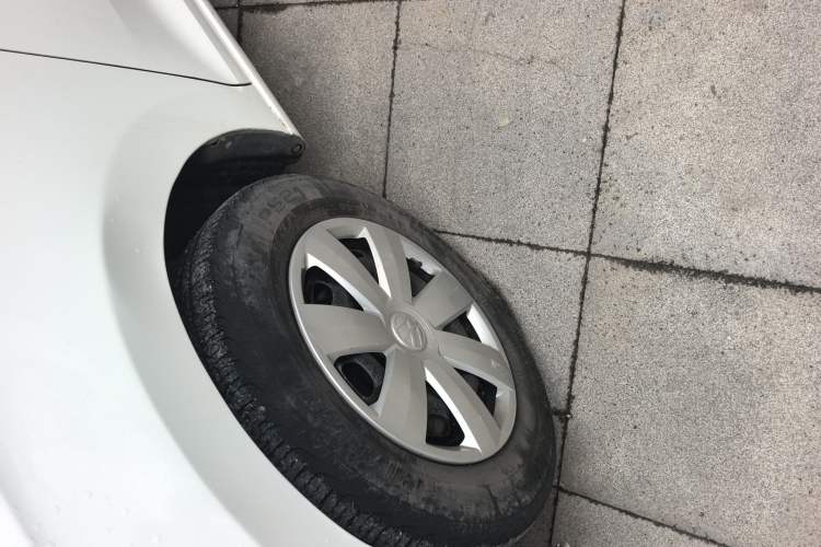 Used Volkswagen Santana 2015 1.6L Manual Fashion Edition Left Front Wheel Hub