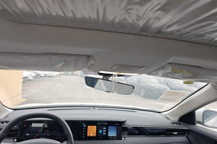 Used Roewe i5 2023 1.5L CVT Luxury Edition Headliner