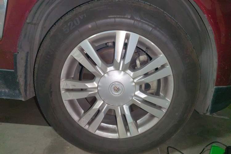 Used Cadillac SRX 2013 3.0L Luxury Model Right Front Wheel Hub