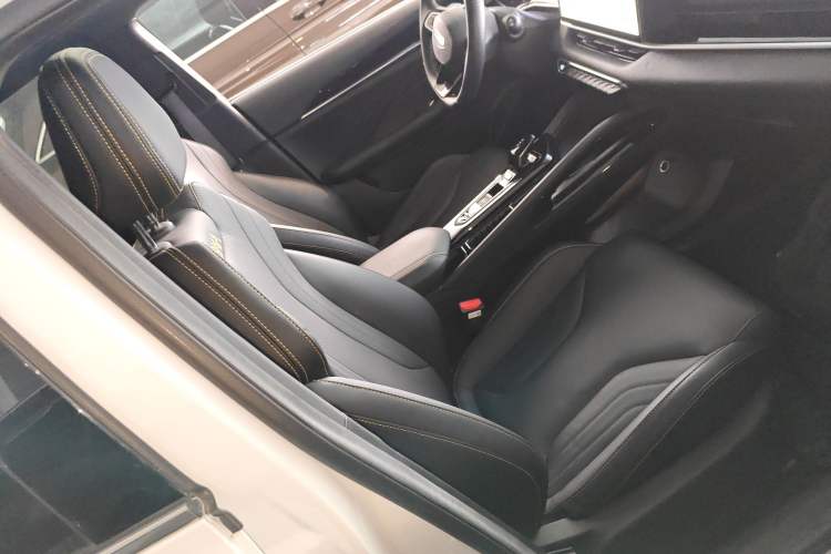 Used Geely Auto Coolray 2025 Bin Yue L 1.5T DCT Starlight Edition