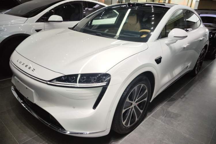 Used Hima Luxeed R7 2024 All-Electric 736 km Ultra