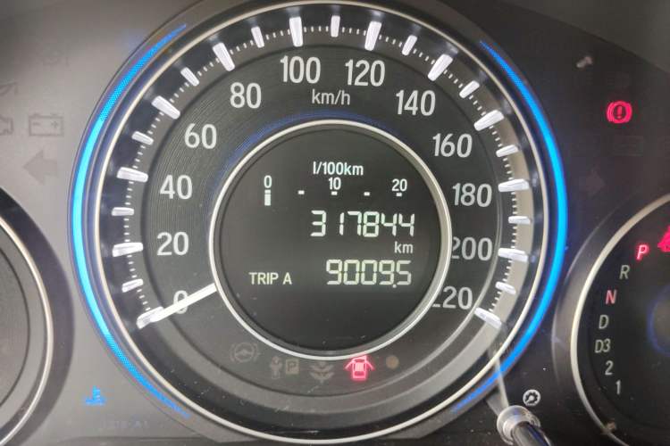 Used Honda Crider 2013 1.8L automatic luxury edition Odometer Close Up