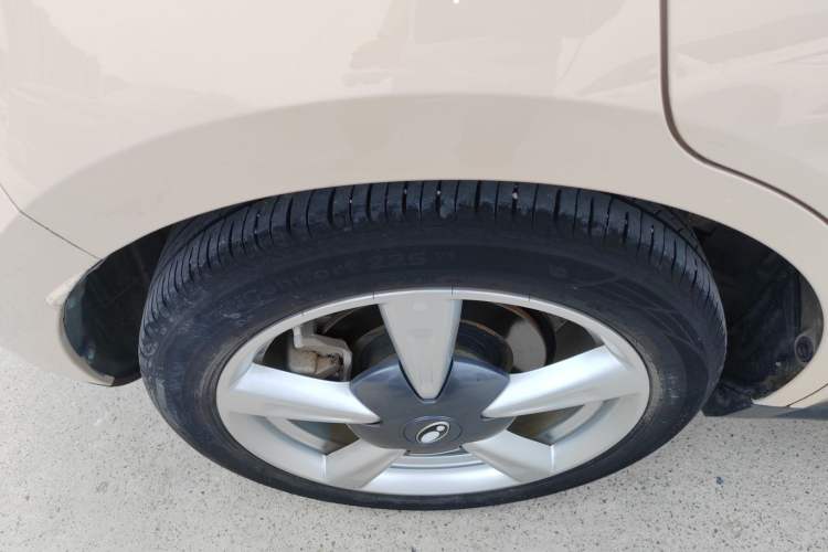 Used ORA Good Cat 2022 Morandi Edition 400km Standard Range Luxury Version Lithium Iron Phosphate Right Rear Wheel Hub