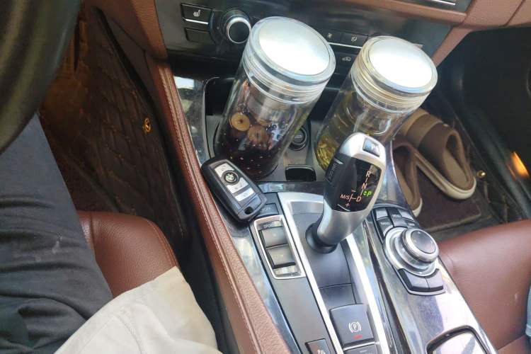 Used BMW 5 Series 2014 525Li Leading Model
