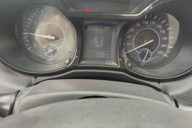 Used JMC Yusheng S350 2013 2.0T Manual 4x4 Gasoline Luxury Edition 5 Seats Odometer Close Up