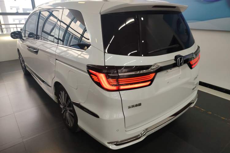 Used Honda Elysion 2022 2.0L eHEV Luxury First Edition