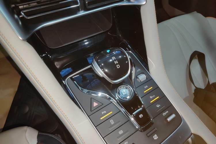 Used BYD Song PLUS New Energy 2021 DM-i 110KM Flagship Model Gear Lever