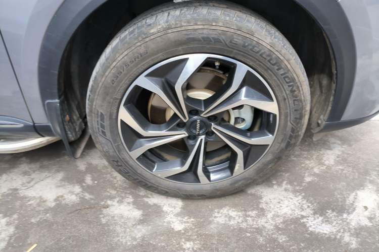 Used Haval Fierce Dragon Max 2023 1.5L Hi4 105 Four-Wheel Drive Navigation Edition Right Front Wheel Hub