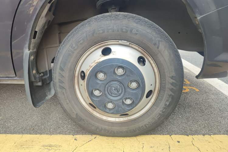 Used Dongfeng Yufeng Yufeng 2021 2.3T Power King Rear-Drive Logistics Vehicle Long Wheelbase High Roof Dual Rear Tires 6–9 Seats China VI Standard M9T
