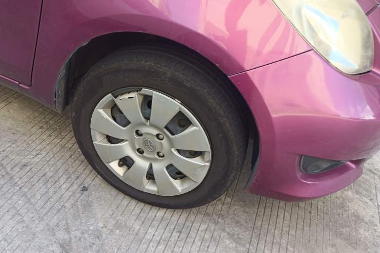 Used Toyota Yaris 2011 1.6E Automatic Charm Edition Right Front Wheel Hub