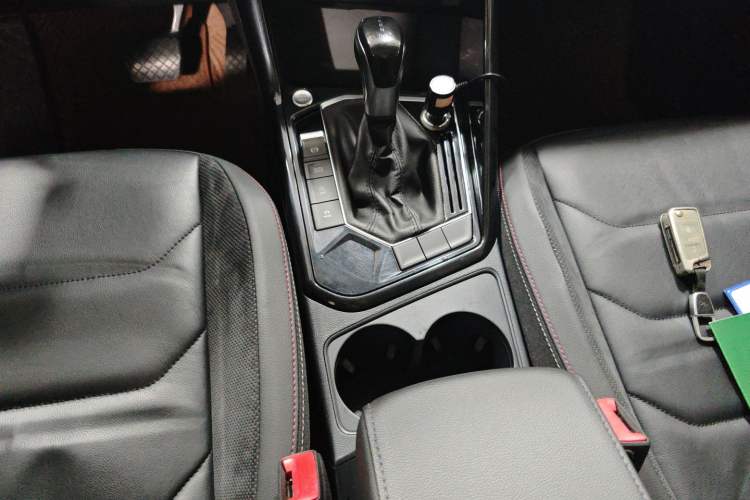 Used Volkswagen Tayron 2019 330TSI Two-Wheel Drive Luxury Model China VI Standard
