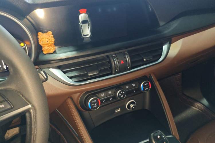 Used Alfa Romeo Stelvio 2017 2.0T 200HP Luxury Edition
