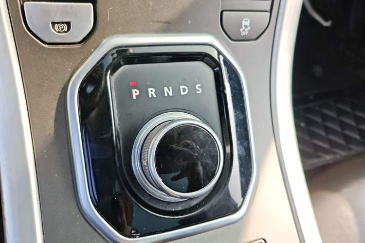 Used Land Rover Range Evoque 2015 2.0T Five-Door Zhiyao Edition Gear Lever