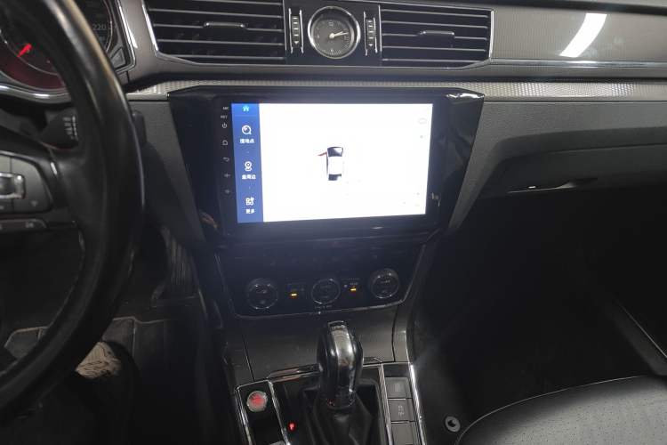 Used Volkswagen Passat 2016 330TSI DSG Prestige Edition Audio And AC Panel