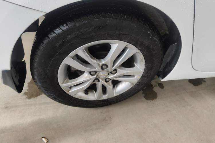 Used Chevrolet Cavalier 2019 320 Automatic Xinyue Edition Right Rear Wheel Hub