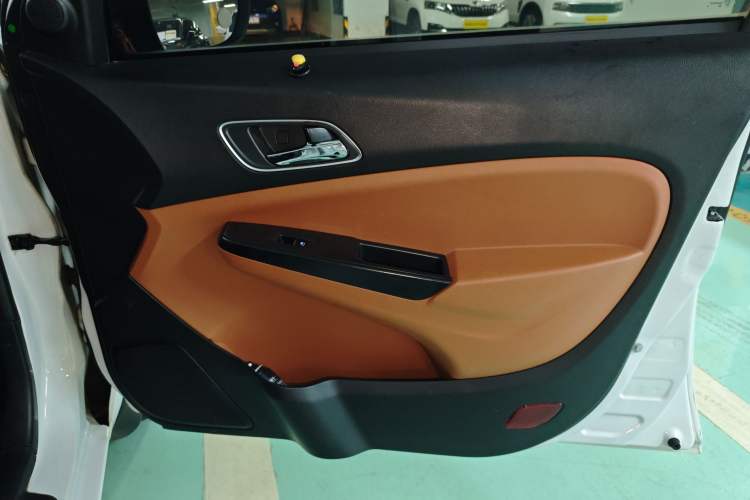 Used Geely Auto Diamond 2017 1.5L Manual Value-Added Model
