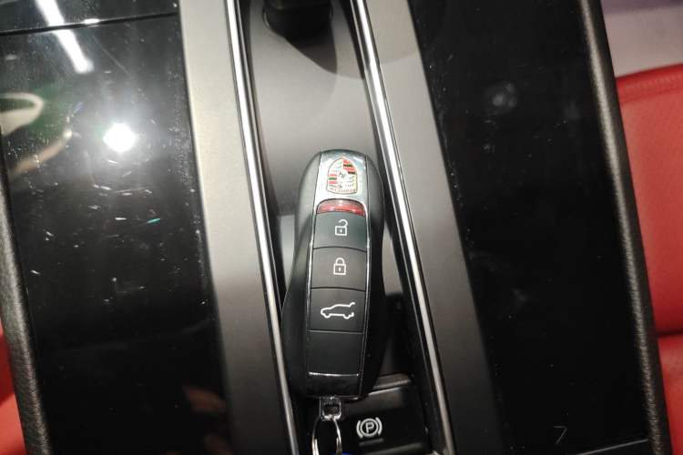 Used Porsche Macan 2024 Macan 2.0T