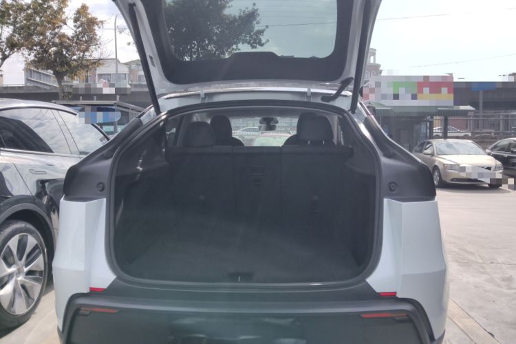 Used Tesla Model Y 2025 Rear-Wheel-Drive Version
