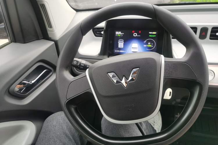 Used Wuling Hongguang MINIEV 2021 Macaron Premium Model – Lithium Iron Phosphate Steering Wheel