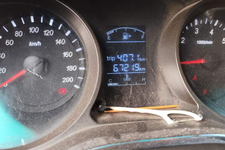 Used Jinbei 750 2015 1.5L Flagship Model
