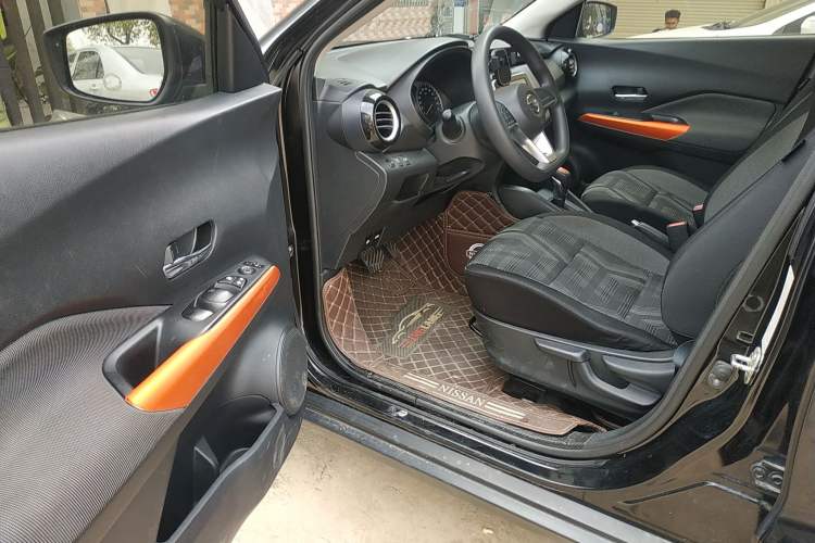 Used Nissan Kicks 2020 1.5L XL CVT Cool Enjoyment Edition Driver Seat