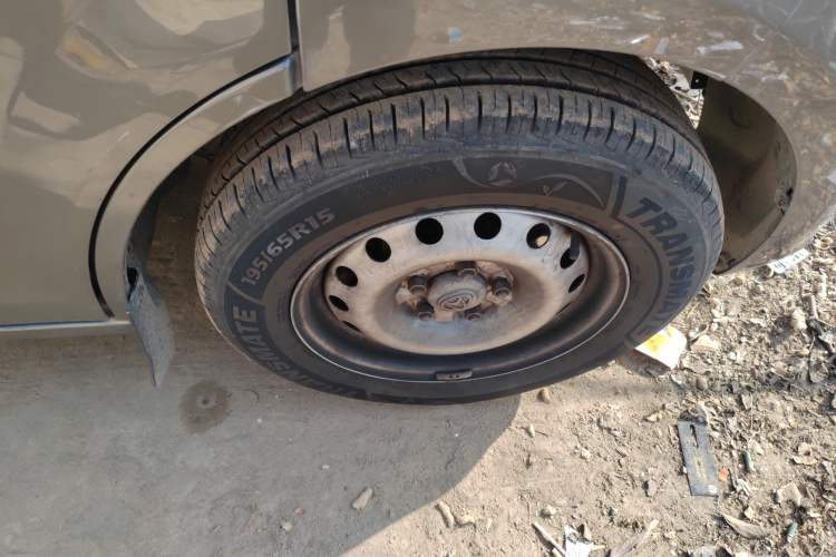 Used CHANGAN KUAYUE Xing V5 
