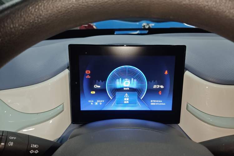 Used Dongfeng NAMMI BOX 2022 Revised Light Wind Edition 201 km Standard Version
