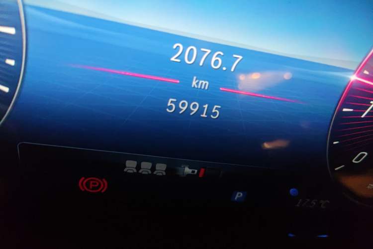 Used Mercedes-Benz C-Class 2023 Facelift C 260 L Odometer Close Up