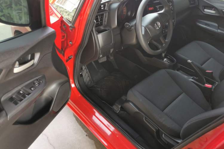 Used Honda Fit 2014 1.5L LX CVT Comfort Model Driver Seat