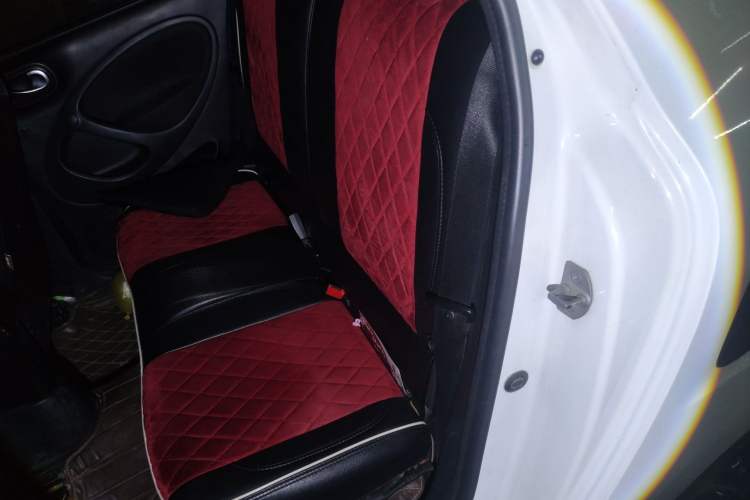 Used smart forfour 2016 1.0L 52 kW Passion Edition Left Rear Seat