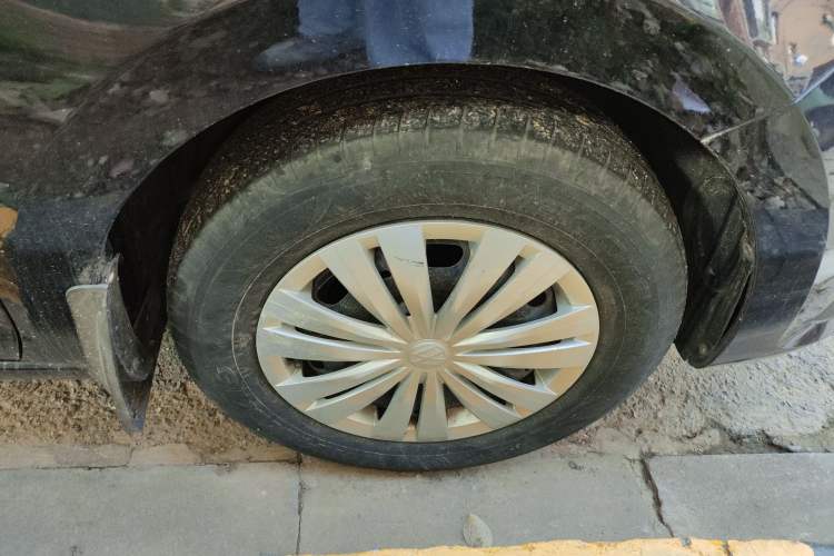 Used Volkswagen Santana 2018 1.5L Manual Fashion Edition Right Front Wheel Hub