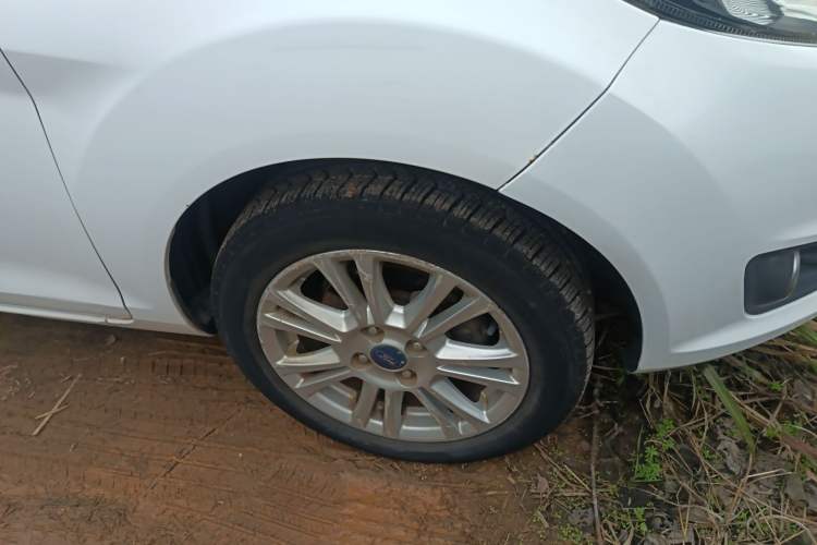 Used Ford Fiesta 2013 Hatchback 1.5L Automatic Fashion Edition
