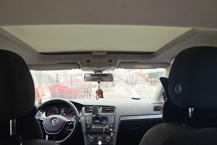 Used Volkswagen Golf 2017 1.6L Automatic Comfort Million-Vehicle Anniversary Edition