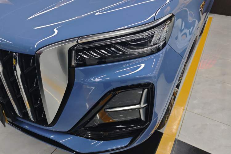 Used Hongqi HS5 2023 2.0T Four-Wheel Drive Flagship Pro Edition
