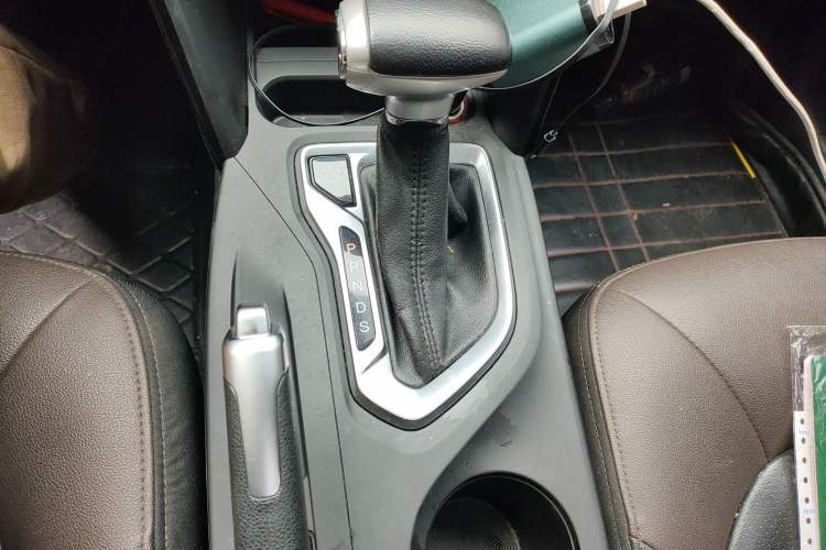 Used GAC Trumpchi GS4 2015 200T G-DCT Prestige Edition Gear Lever