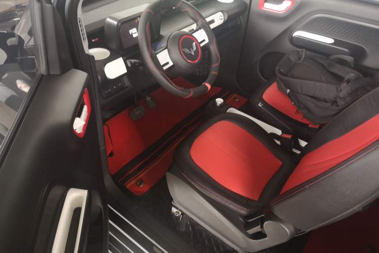 Used Wuling Hongguang MINIEV 2022 GAMEBOY 300km Enthusiast Model with Lithium Iron Phosphate Driver Seat