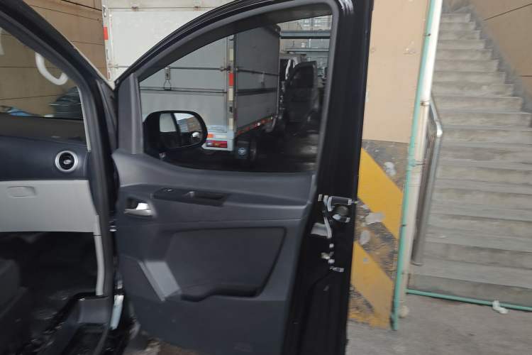 Used JAC Refine M3 2022 PLUS IKEA Edition 1.8L Comfort Version