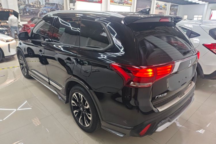Used Mitsubishi Outlander 2020 2.0L Two-Wheel Drive Enjoyment Version 5 Seats