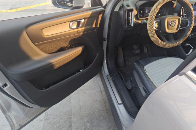 Used Volvo XC40 2023 B4 4x4 Smart Luxury Edition
