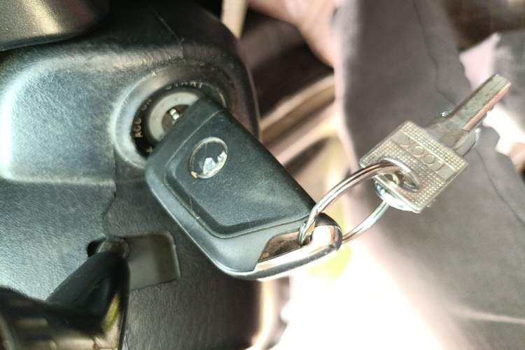 Used JAC Group Refine 2011 2.8T Shuttle Diesel Standard Version HFC4DA1-2B1
