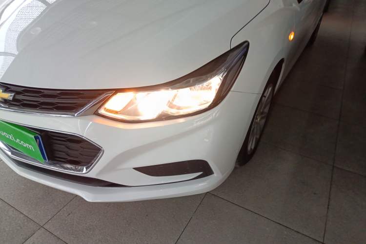 Used Chevrolet Cruze 2018 320 Automatic Pioneer Sunroof Edition
