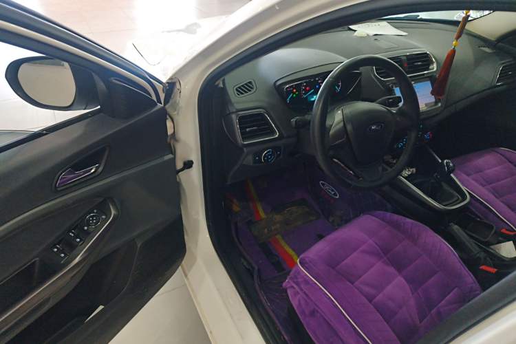 Used Ford Escort 2015 1.5L Manual Fashion Edition