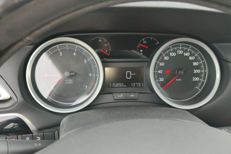 Used Peugeot 408 2014 1.8L Manual Leading Edition
