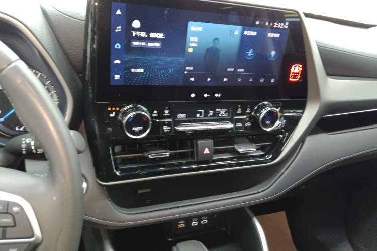 Used Toyota Highlander 2023 2.5L Smart Electric Hybrid Dual-Engine Four-Wheel Drive Prestige Version – 7 Seats
