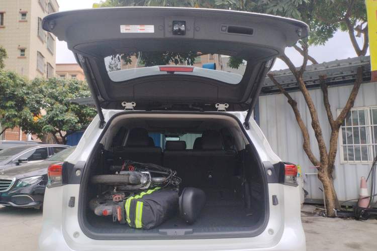 Used Toyota Highlander 2022 Dual-Engine 2.5L Four-Wheel Drive Supreme Edition 7-Seater Trunk