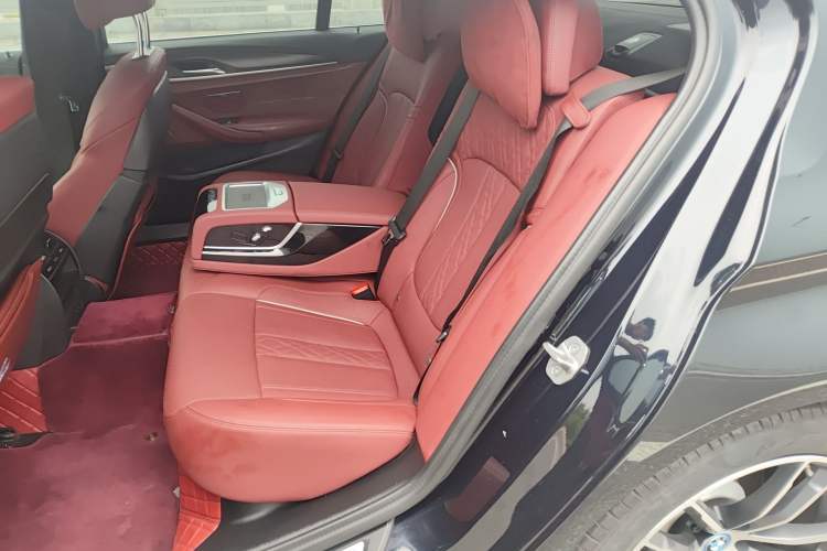 Used BMW 5 Series New Energy 2022 Second Facelift 535Le Pioneer Edition M Sport Package Left Rear Seat