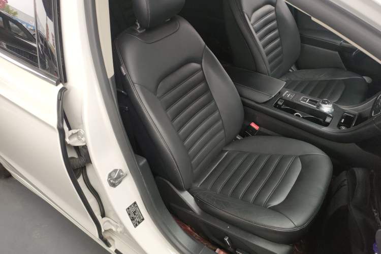 Used Ford Mondeo 2017 EcoBoost 200 Luxury Model Right Front Seat