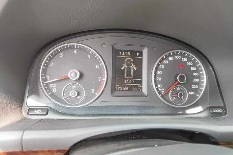 Used Volkswagen Touran 2011 1.4T DSG ZhiZhen Edition 5 Seats Instrument Cluster