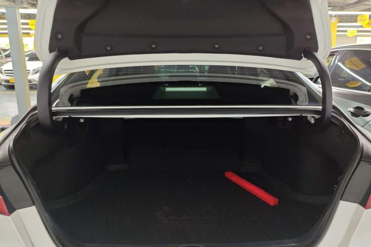 Used Toyota Camry 2021 2.5G Luxury Edition Trunk